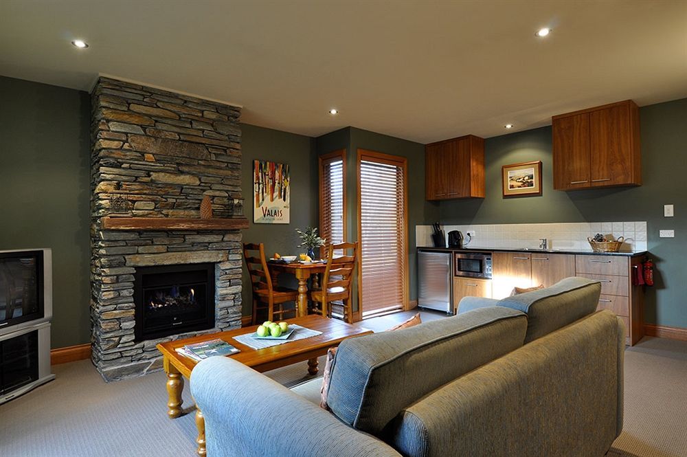 Lansdown Villa Apartments Wanaka Exterior photo