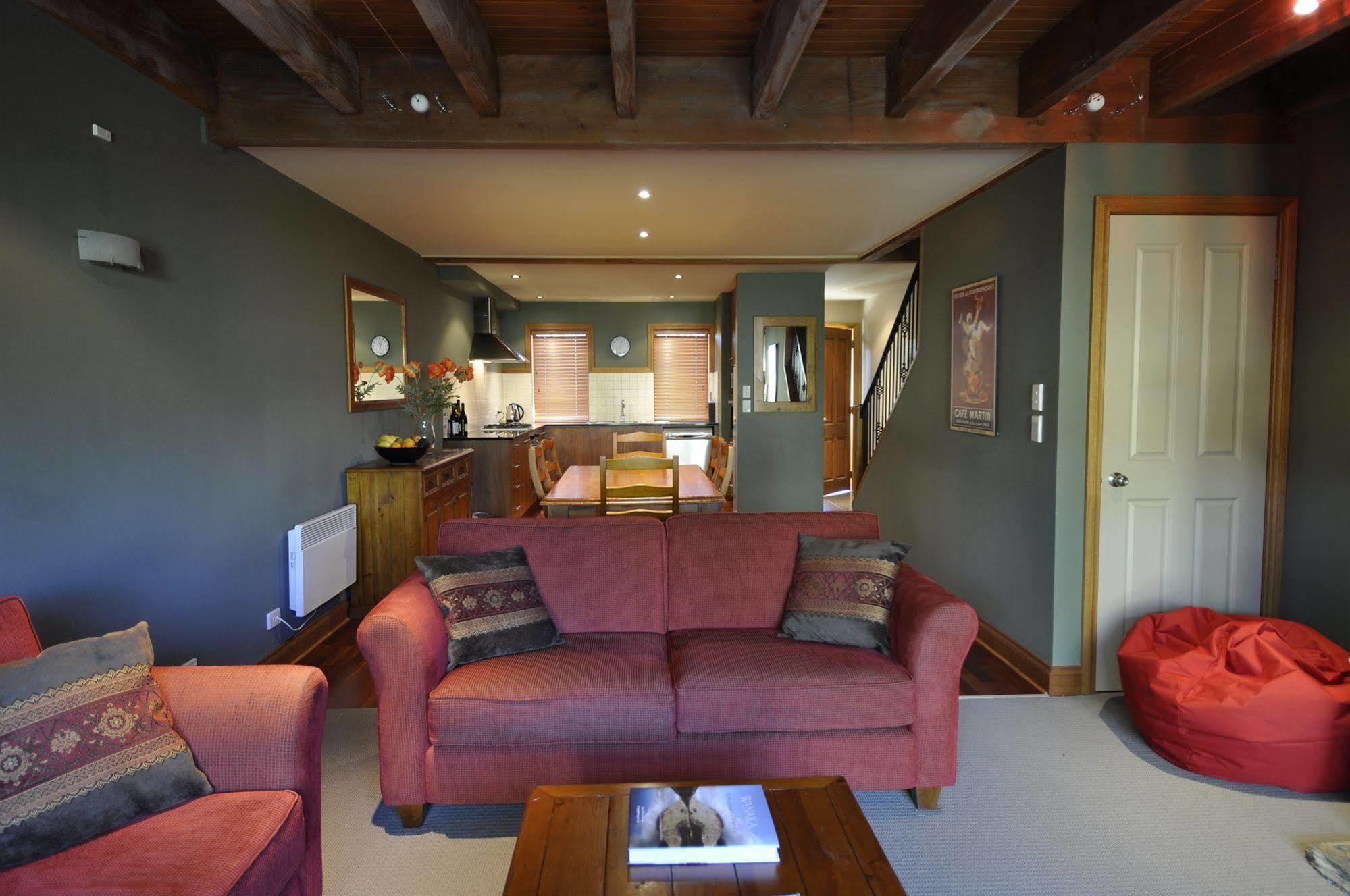 Lansdown Villa Apartments Wanaka Exterior photo