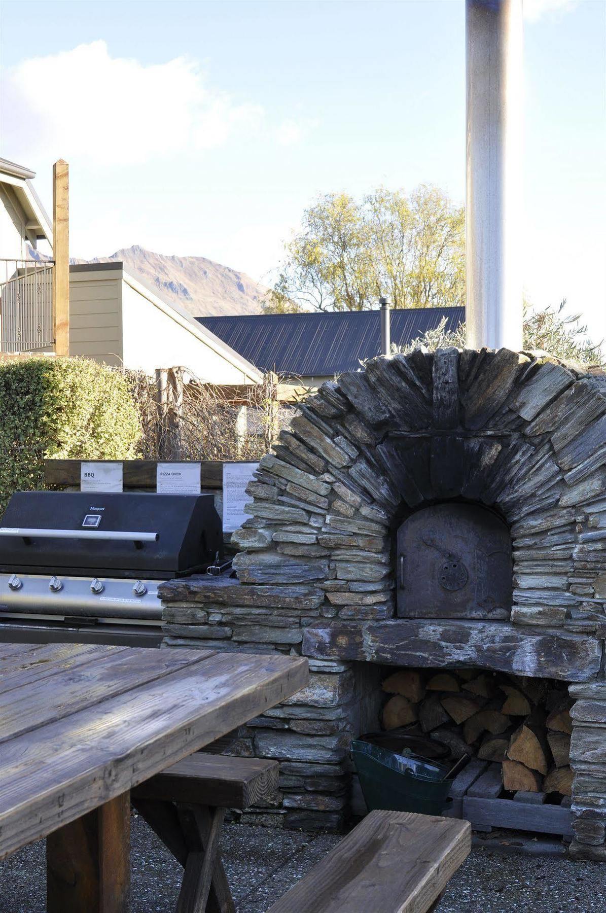 Lansdown Villa Apartments Wanaka Exterior photo